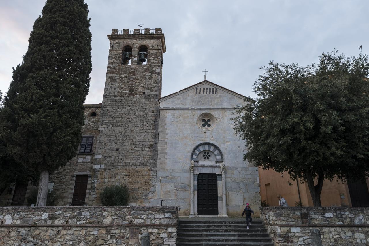 Il Chiostro Appartamenti & Suites Suvereto Exterior foto